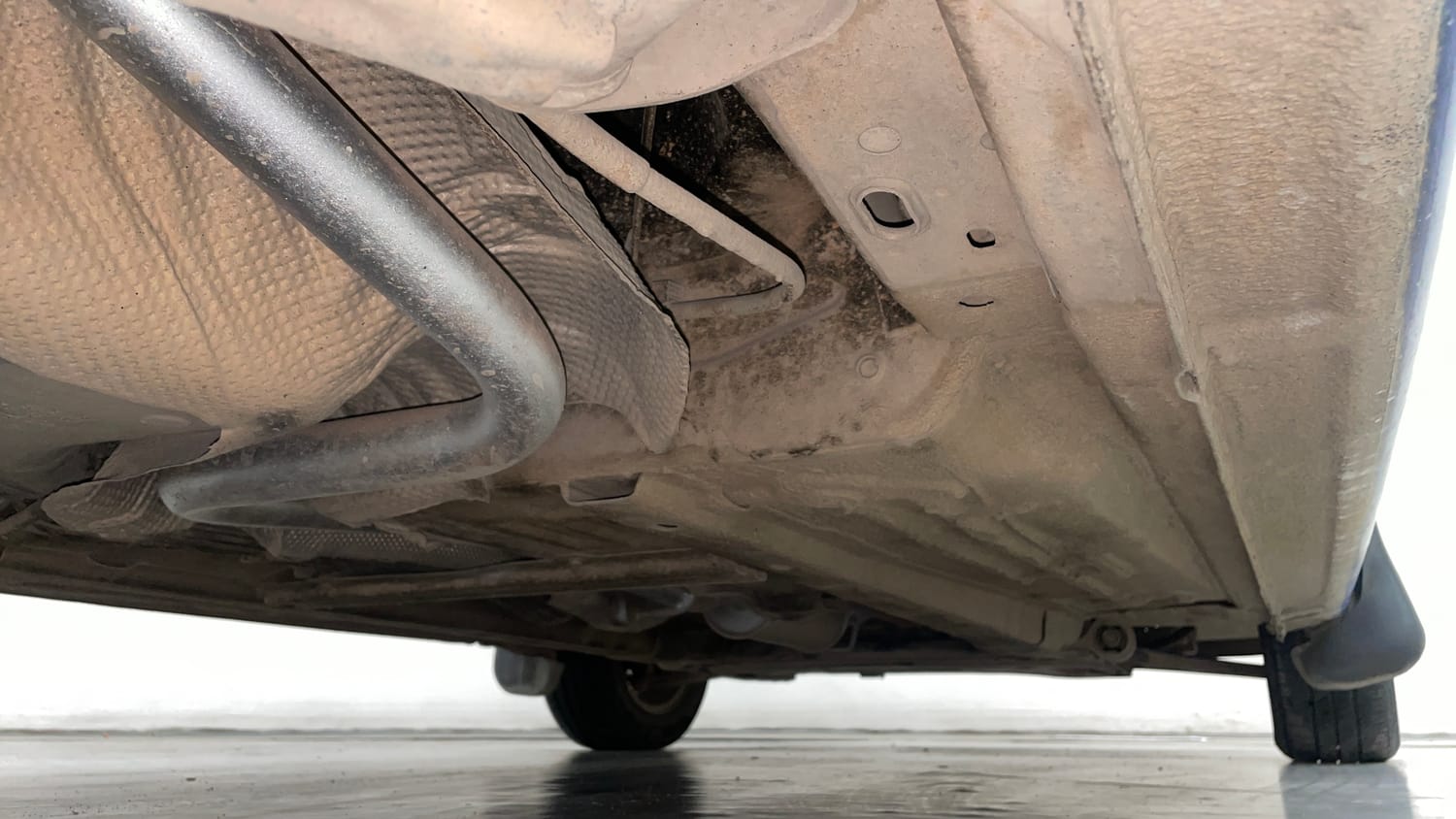 Used 2013 Ford Figo Duratec Petrol Titanium 1.2 Petrol Manual extra REAR RIGHT UNDERBODY VIEW