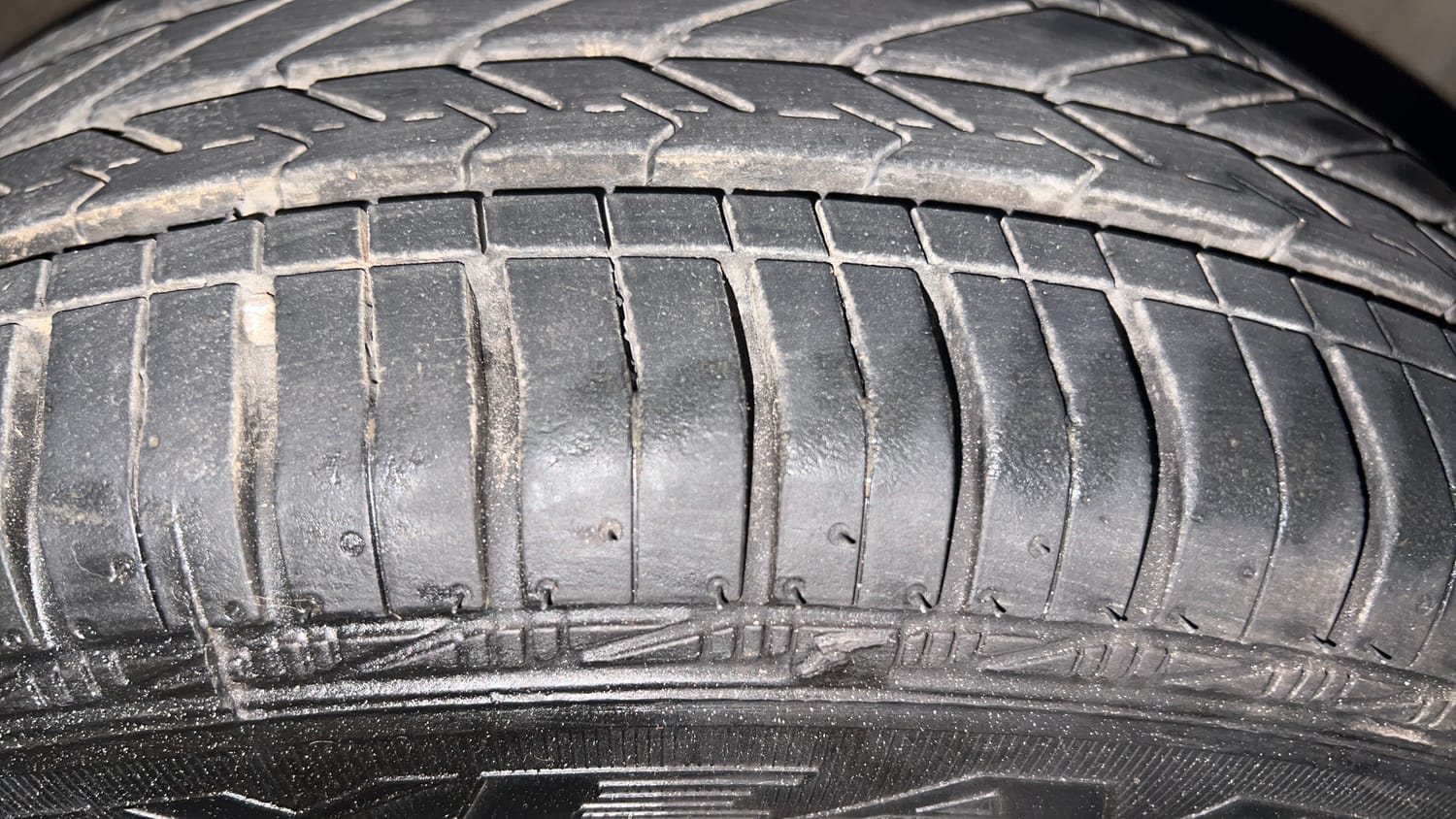 Used 2017 Maruti Suzuki Celerio VXi Petrol Manual tyres RIGHT FRONT TYRE TREAD VIEW