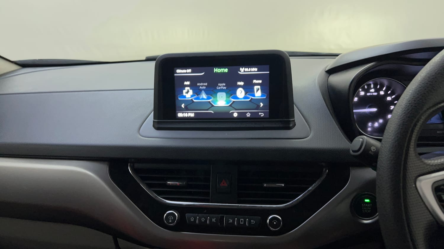 Used 2017 Tata Nexon XZ Plus Diesel Dual Tone Diesel Manual top_features Touch screen infotainment system