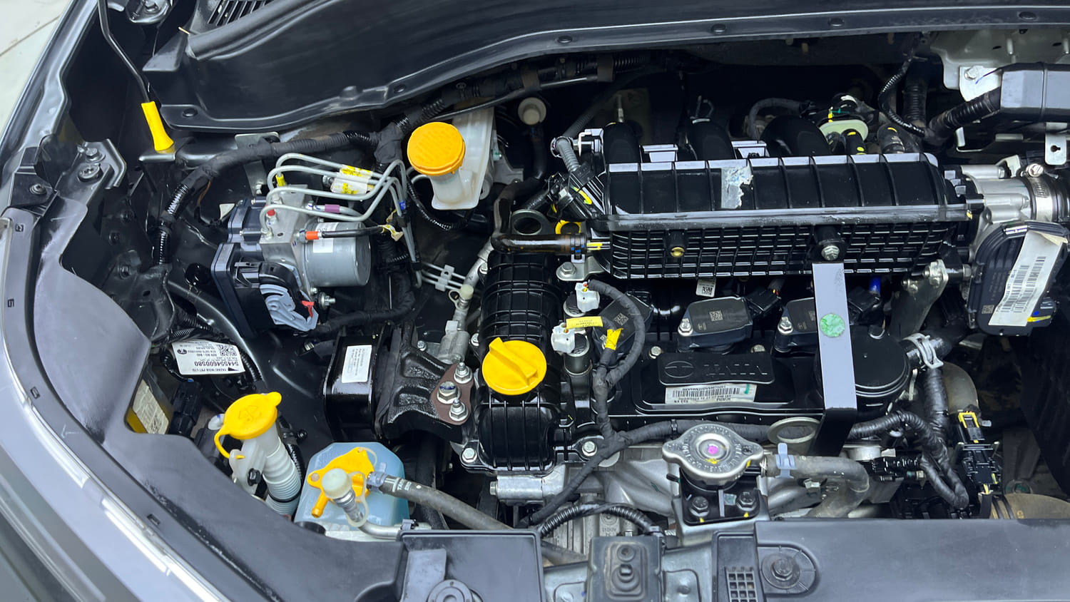 Used 2024 Tata Punch Pure MT Petrol Manual engine ENGINE RIGHT SIDE VIEW