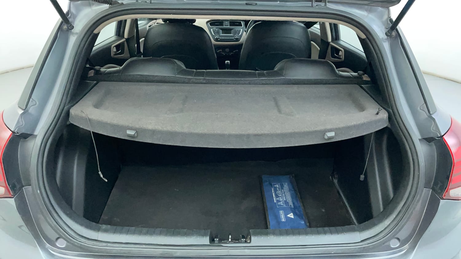 Used 2018 Hyundai Elite i20 Sportz 1.2 Petrol Manual interior DICKY INSIDE VIEW