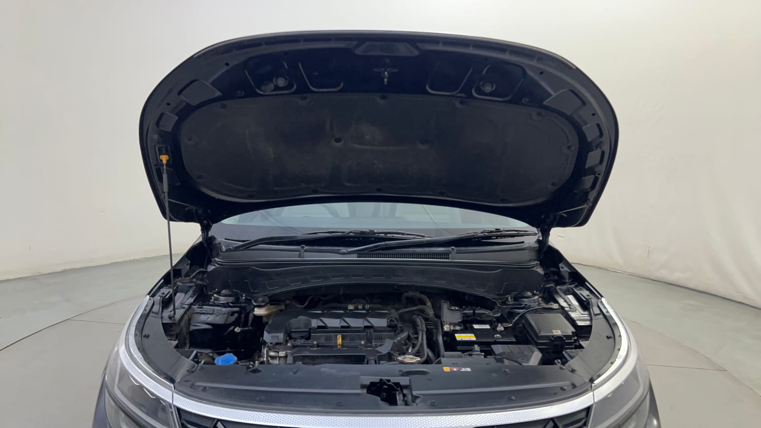 Used 2023 kia Seltos HTX 1.5 IVT Petrol Automatic engine ENGINE & BONNET OPEN FRONT VIEW