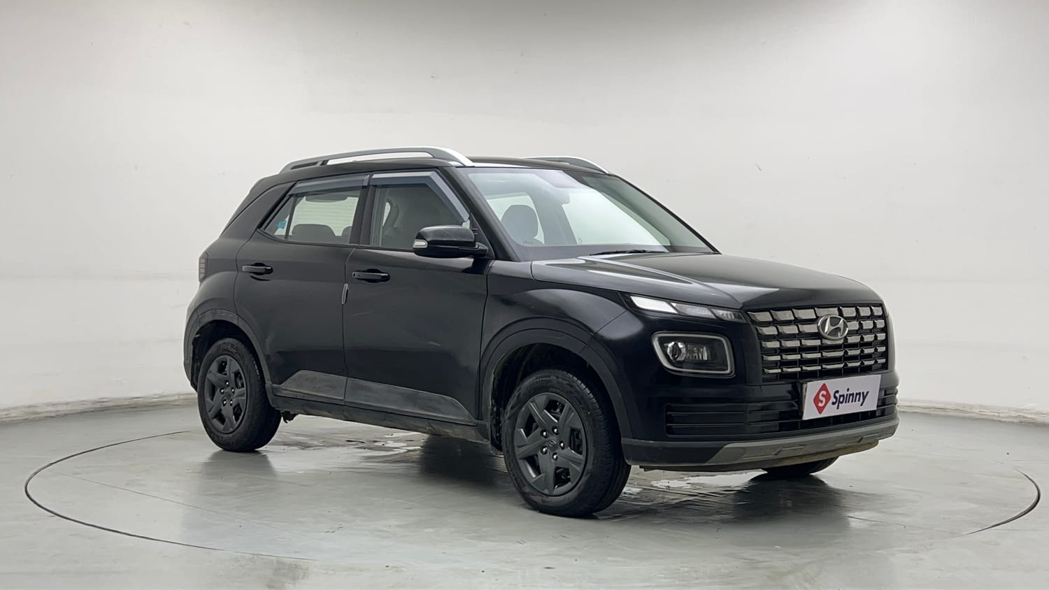 Used 2024 Hyundai Venue SX 1.2 Petrol Petrol Manual exterior RIGHT FRONT CORNER VIEW