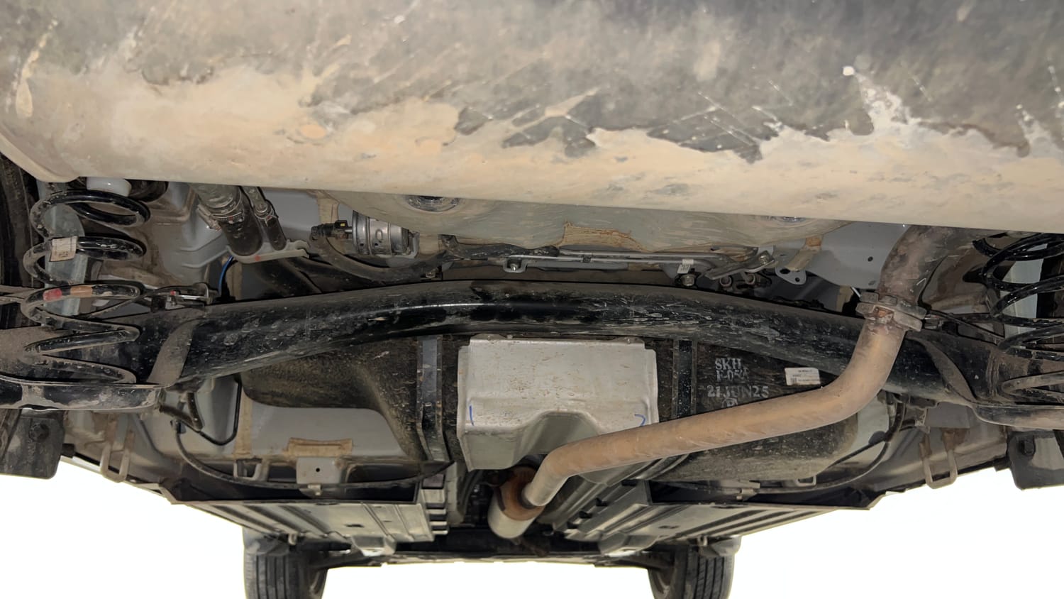 Used 2025 Maruti Suzuki Brezza Vxi AT Petrol Automatic extra REAR UNDERBODY VIEW (TAKEN FROM REAR)