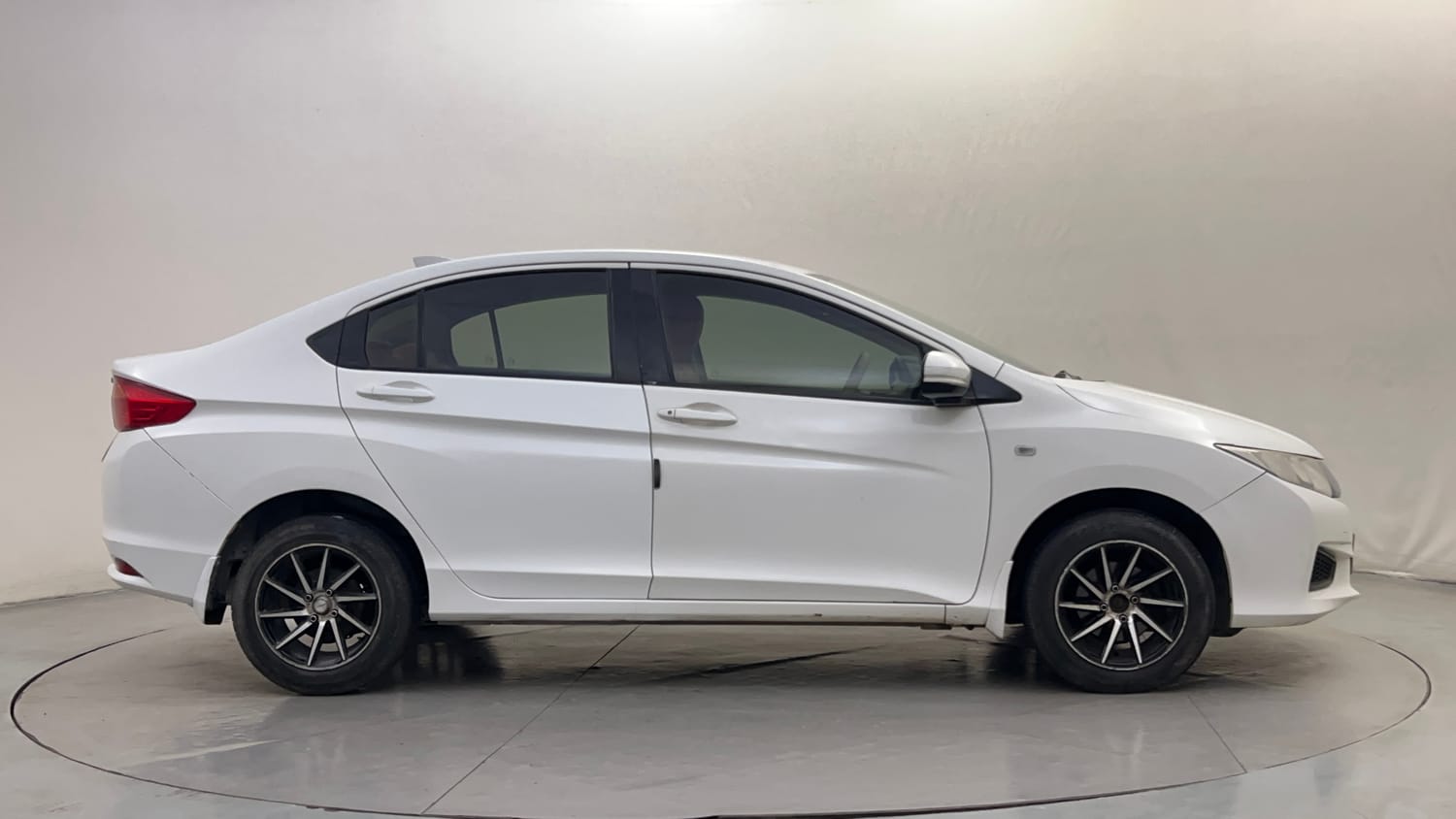 Used 2015 Honda City SV CVT Petrol Automatic exterior RIGHT SIDE VIEW