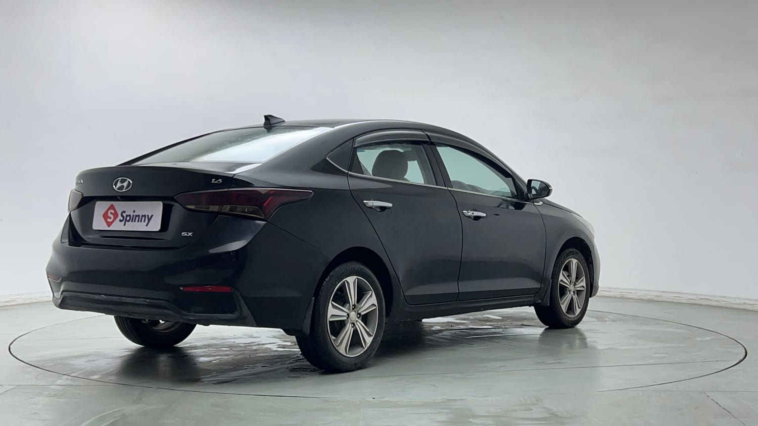 Used 2019 Hyundai Verna SX (O)1.6 VTVT Petrol Manual exterior RIGHT REAR CORNER VIEW