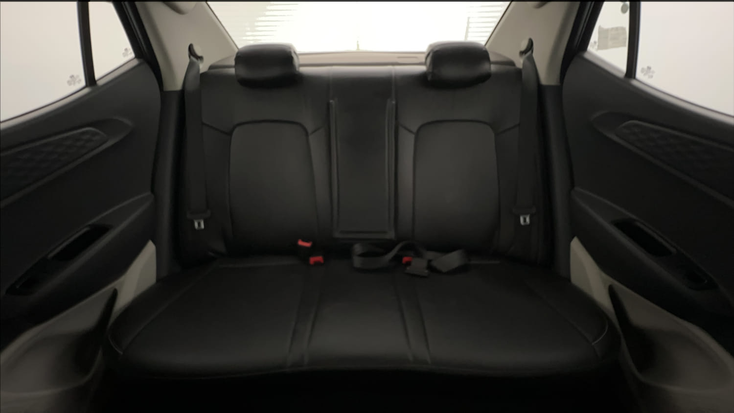 Used 2023 Hyundai Aura SX 1.2 (O) Petrol Petrol Manual interior REAR SEAT CONDITION VIEW