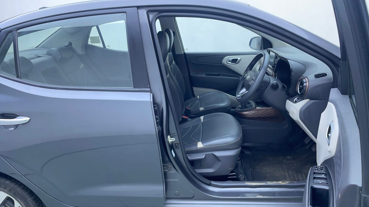 Used 2023 Hyundai Aura SX 1.2 CNG Cng Manual interior RIGHT SIDE FRONT DOOR CABIN VIEW