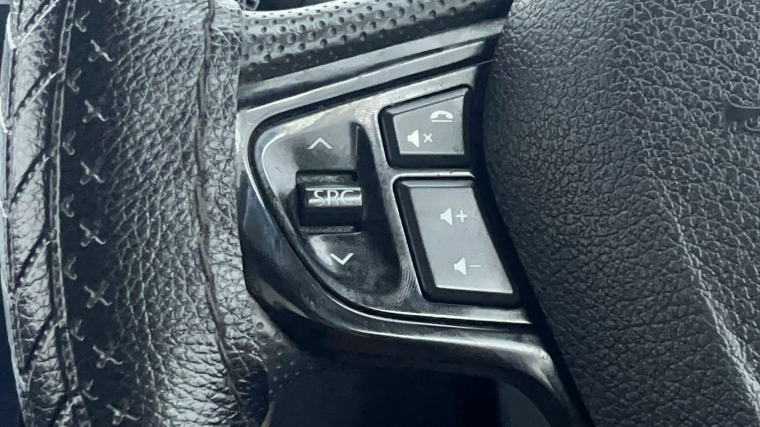 Used 2019 Tata Tiago Revotron XZ Petrol Manual top_features Steering mounted controls