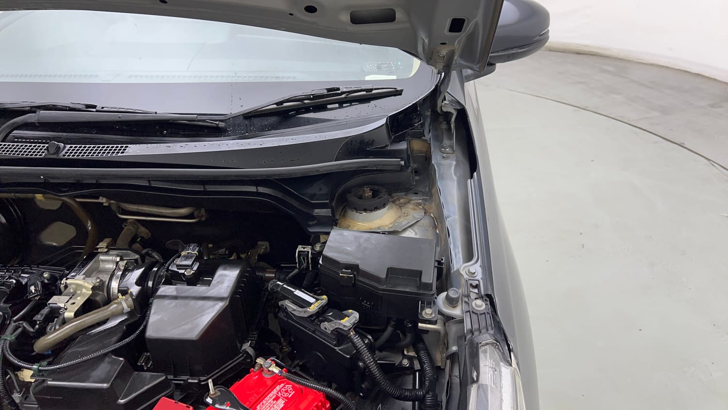 Used 2022 Honda Amaze VX CVT 1.2 Petrol Petrol Automatic engine ENGINE LEFT SIDE HINGE & APRON VIEW