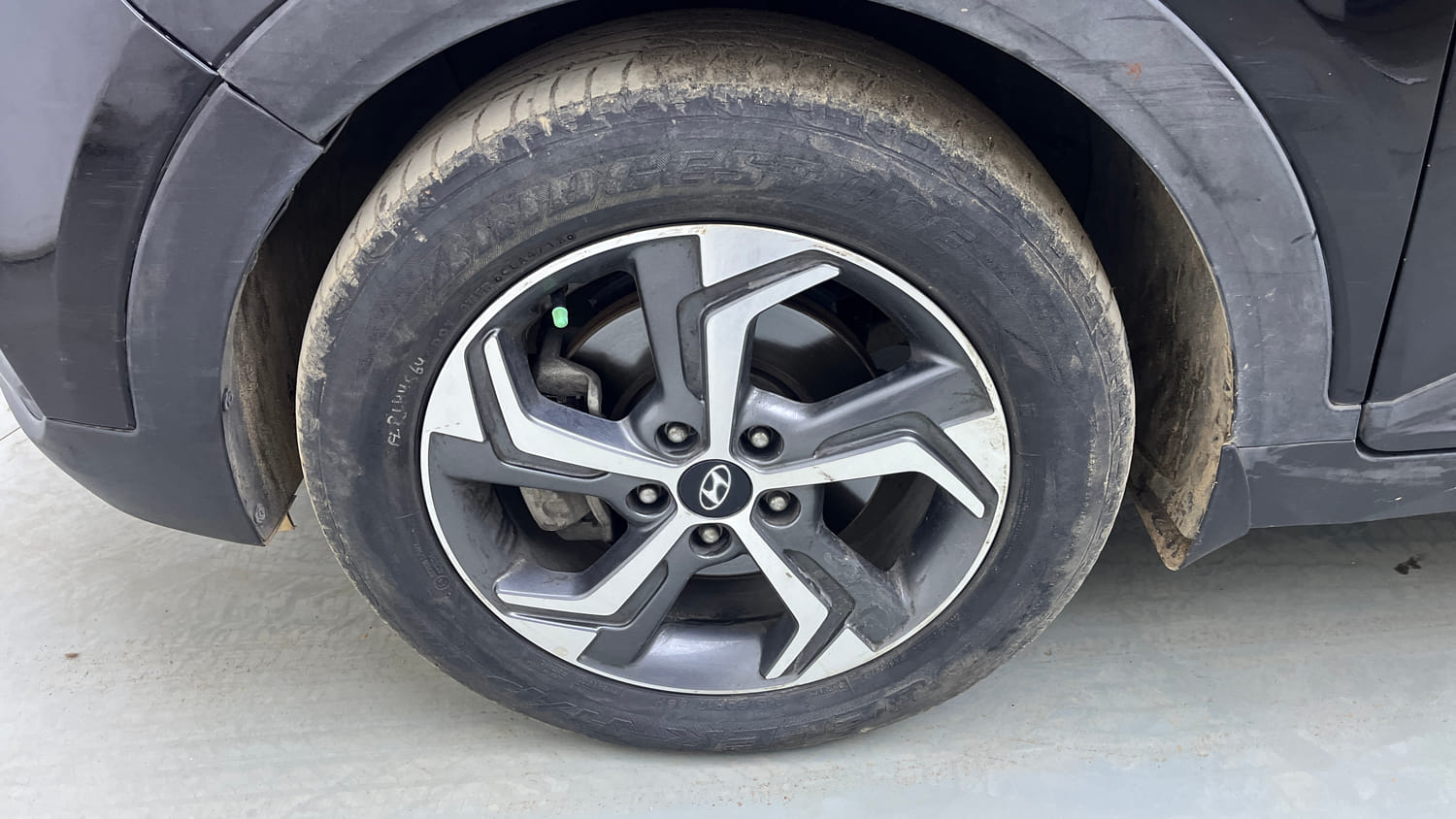 Used 2019 Hyundai Creta SX 1.6 AT CRDi Diesel Automatic tyres LEFT FRONT TYRE RIM VIEW