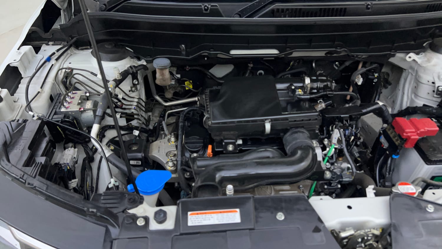 Used 2025 Maruti Suzuki Brezza Vxi AT Petrol Automatic engine ENGINE RIGHT SIDE VIEW
