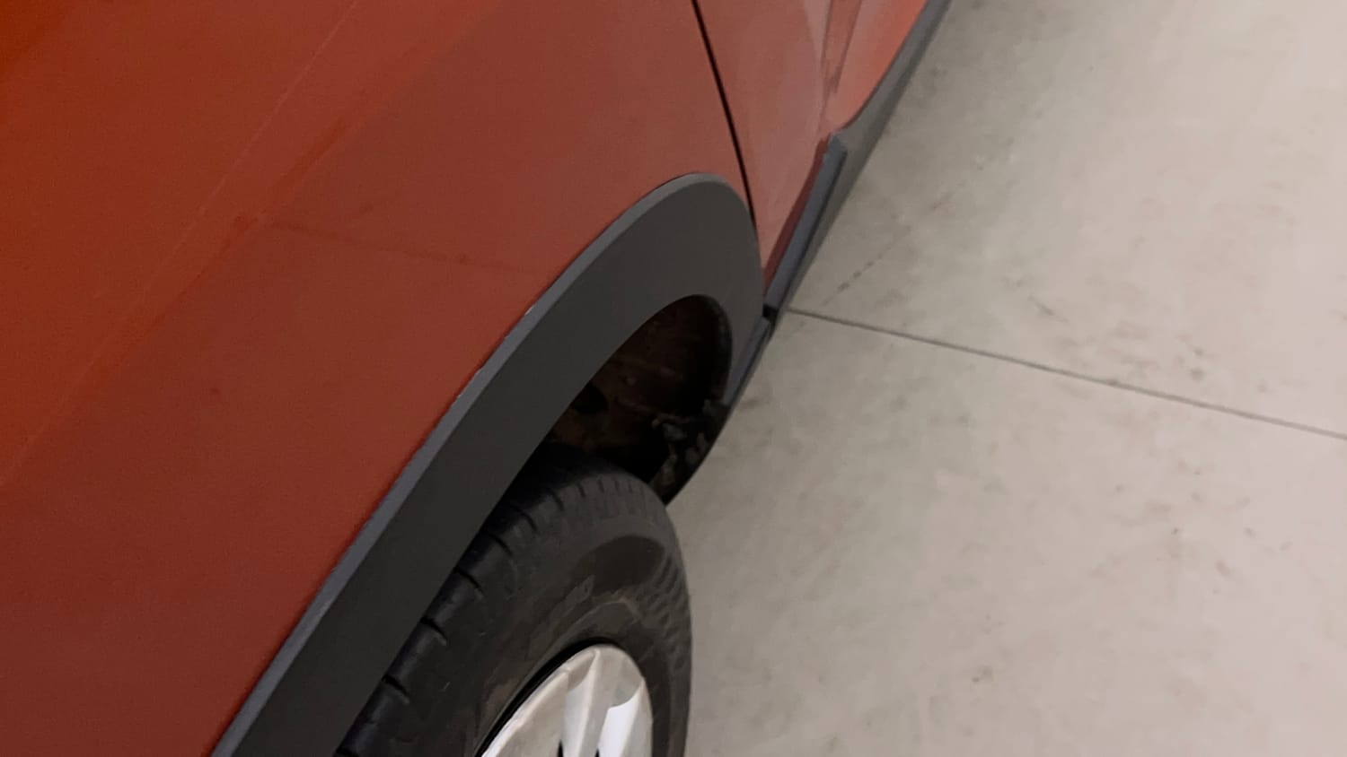 Used 2016 Mahindra KUV100 K6+ 6 STR Petrol Manual dents MINOR SCRATCH
