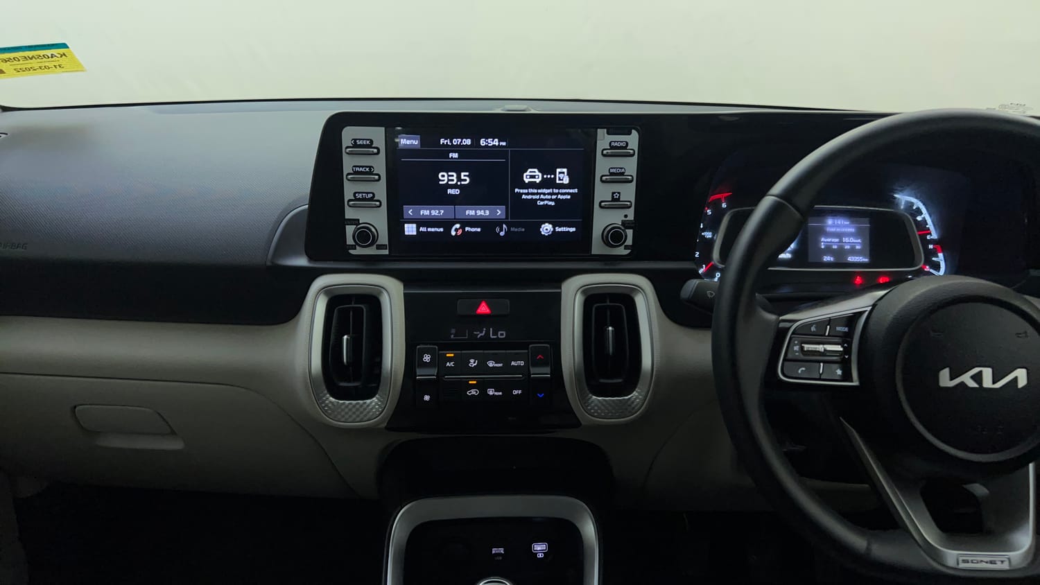 Used 2022 Kia Sonet HTX 1.5 Diesel Manual interior MUSIC SYSTEM & AC CONTROL VIEW