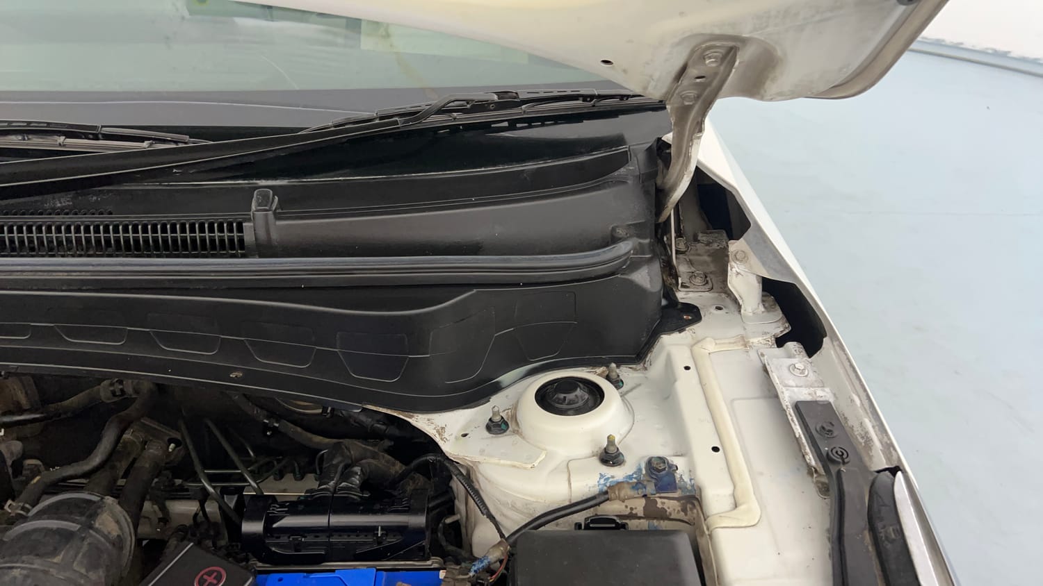 Used 2019 kia Seltos GTX Plus DCT 1.4 Petrol Automatic engine ENGINE LEFT SIDE HINGE & APRON VIEW