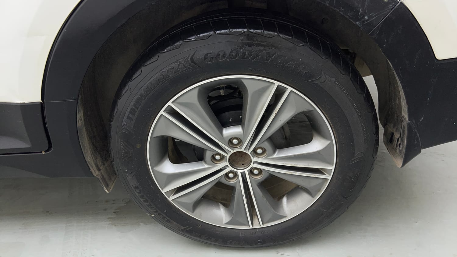 Used 2017 Hyundai Creta SX Plus 1.6 AT CRDI Diesel Automatic tyres LEFT REAR TYRE RIM VIEW