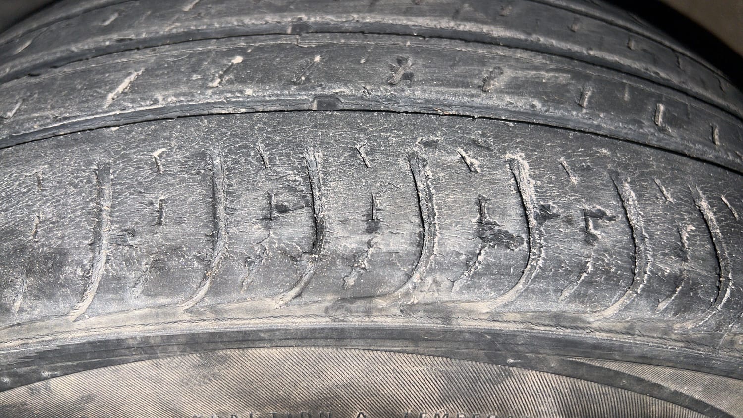 Used 2019 Hyundai Creta E Plus 1.6 Petrol Petrol Manual tyres LEFT FRONT TYRE TREAD VIEW