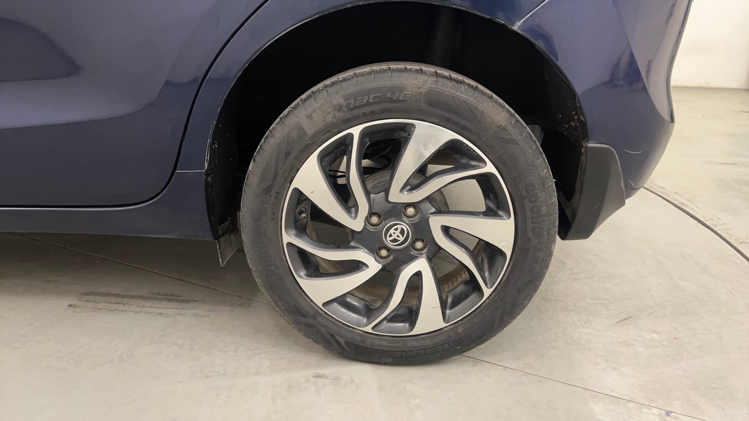 Used 2019 Toyota Glanza G CVT Petrol Automatic tyres LEFT REAR TYRE RIM VIEW