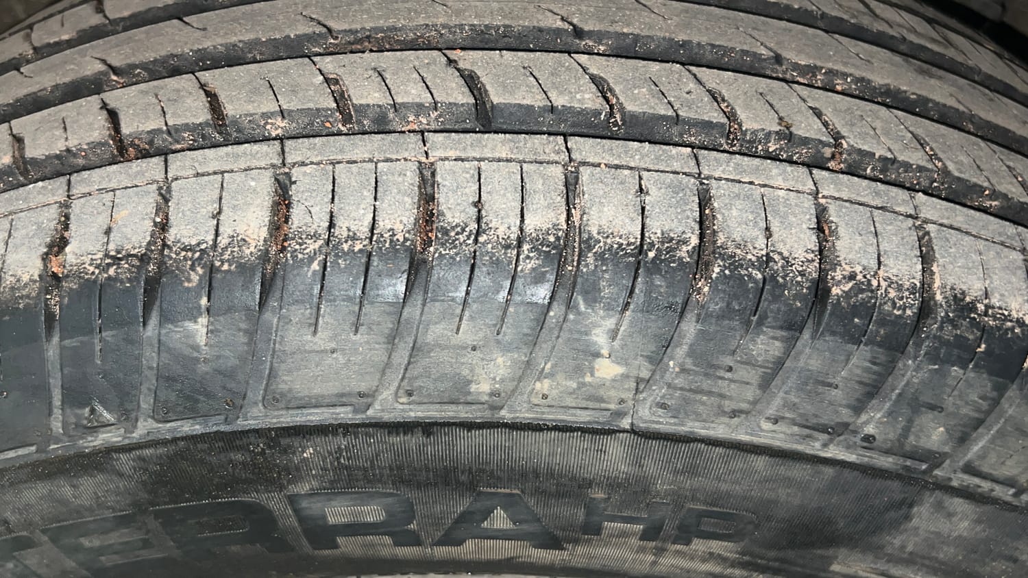 Used 2017 Mahindra XUV500 W10 AT Black Interiors Diesel Automatic tyres LEFT REAR TYRE TREAD VIEW