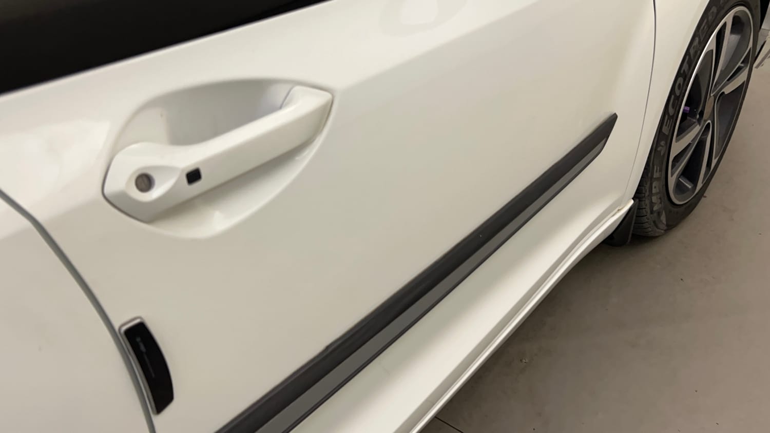 Used 2024 Tata Altroz XZA Plus (S) Petrol Automatic dents MINOR SCRATCH