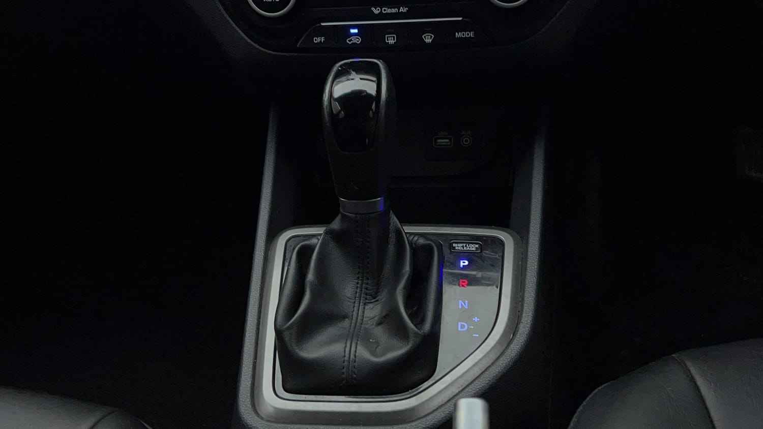 Used 2017 Hyundai Creta SX Plus 1.6 AT CRDI Diesel Automatic interior GEAR  KNOB VIEW