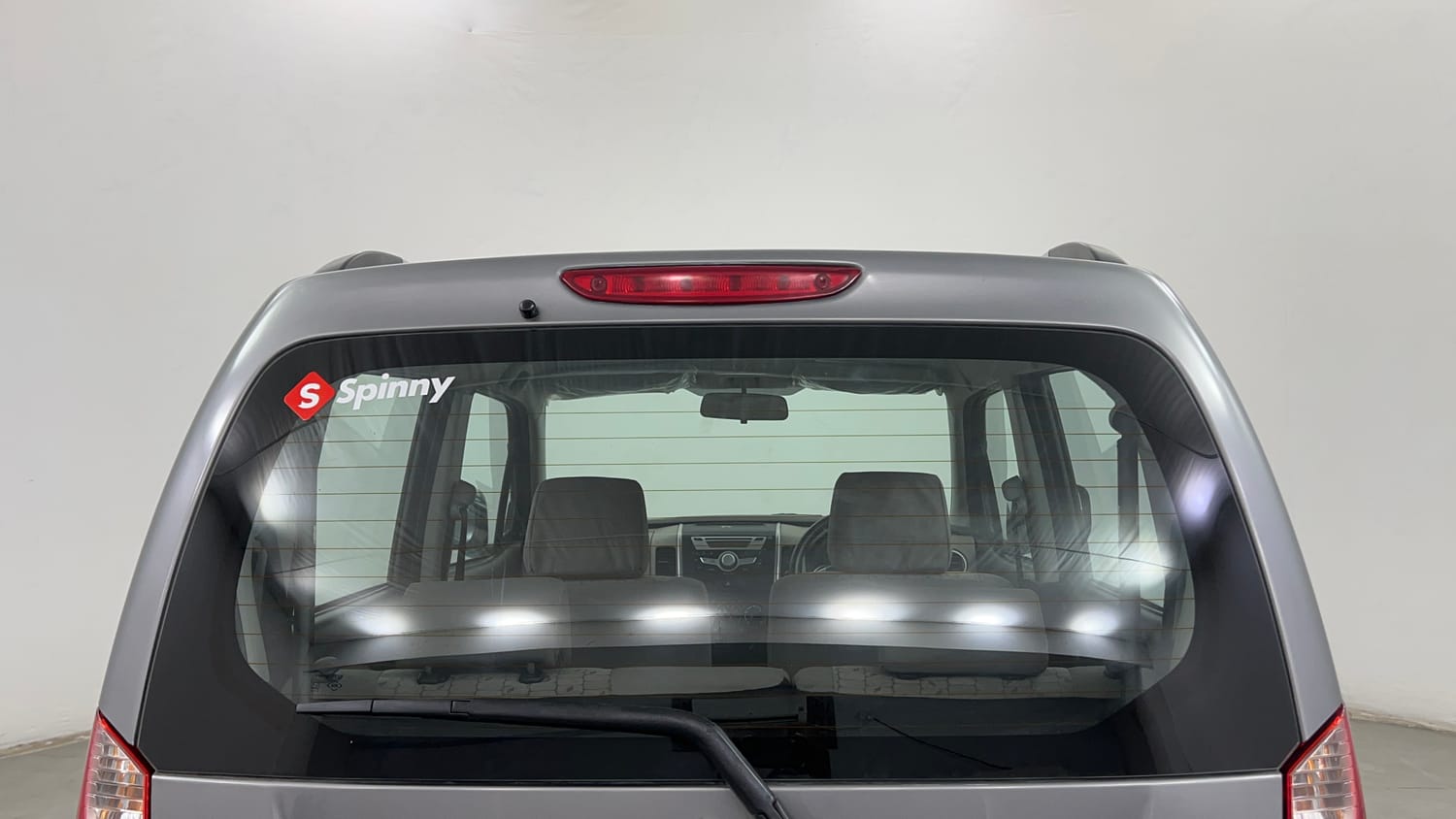 Used 2015 Maruti Suzuki Wagon R VXI Petrol Manual exterior BACK WINDSHIELD VIEW