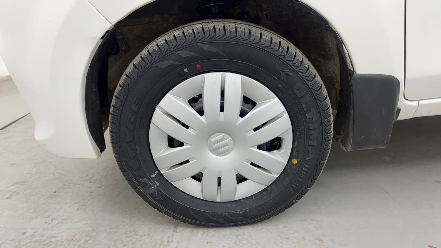 Used 2018 Maruti Suzuki Alto 800 LXi Petrol Manual tyres LEFT FRONT TYRE RIM VIEW