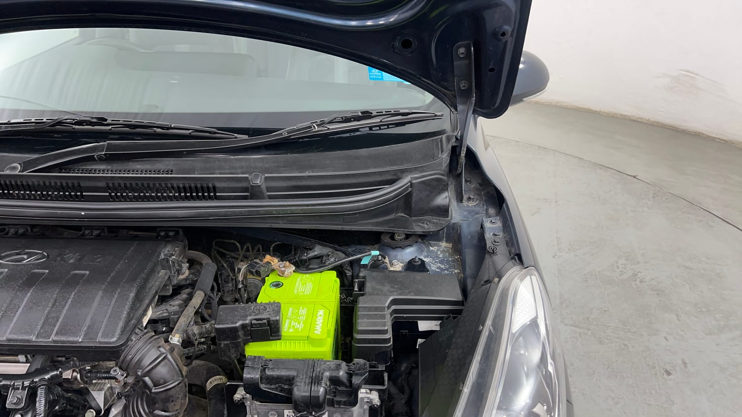 Used 2022 Hyundai Grand i10 Nios Asta AMT 1.2 Kappa VTVT Petrol Automatic engine ENGINE LEFT SIDE HINGE & APRON VIEW