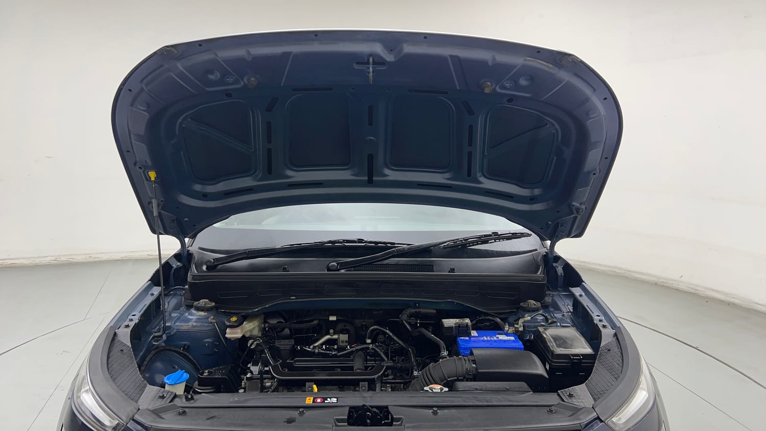 Used 2021 Hyundai Venue S Plus 1.2 Petrol Petrol Manual engine ENGINE & BONNET OPEN FRONT VIEW