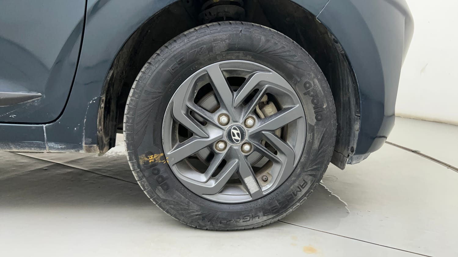 Used 2021 Hyundai Grand i10 Nios Sportz AMT 1.2 Kappa VTVT Petrol Automatic tyres RIGHT FRONT TYRE RIM VIEW