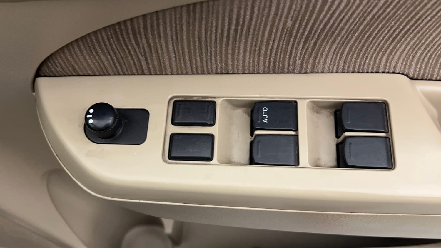 Used 2013 Maruti Suzuki Ertiga Vxi Petrol Manual top_features Power windows