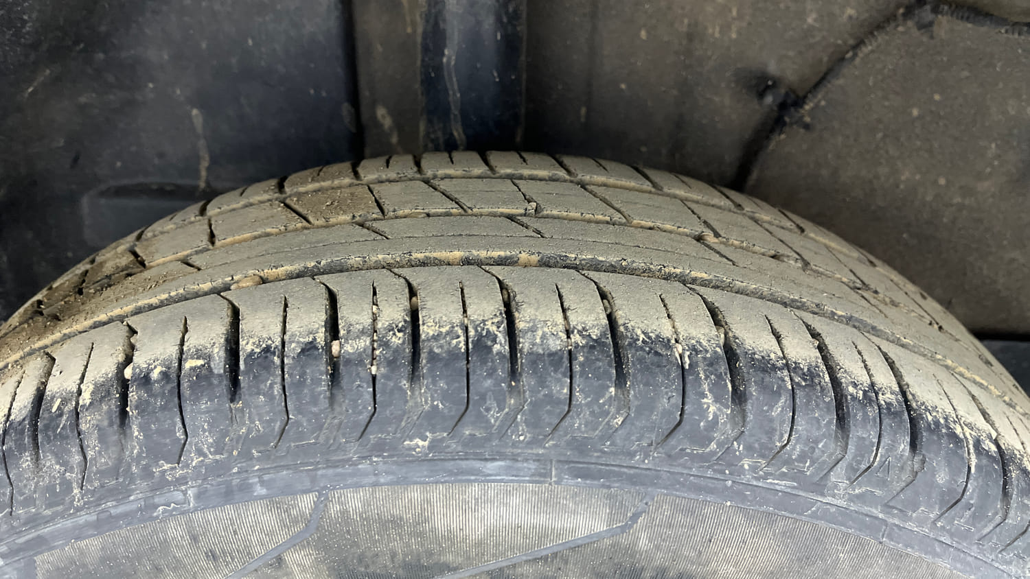 Used 2024 Tata Punch Pure MT Petrol Manual tyres RIGHT REAR TYRE TREAD VIEW