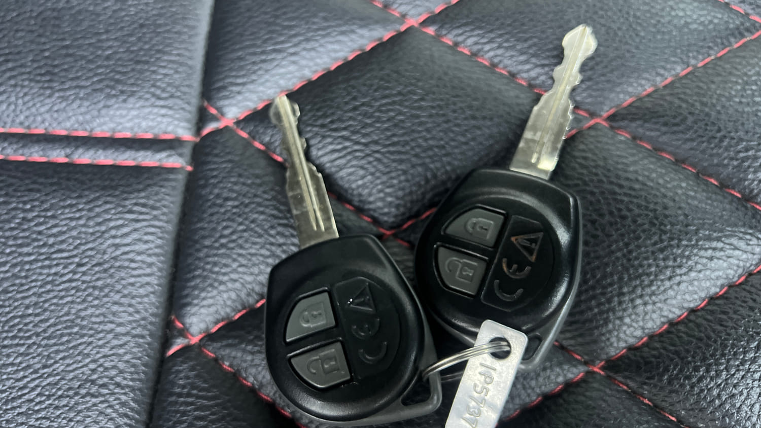 Used 2024 Maruti Suzuki Swift VXi Petrol Manual extra CAR KEY VIEW
