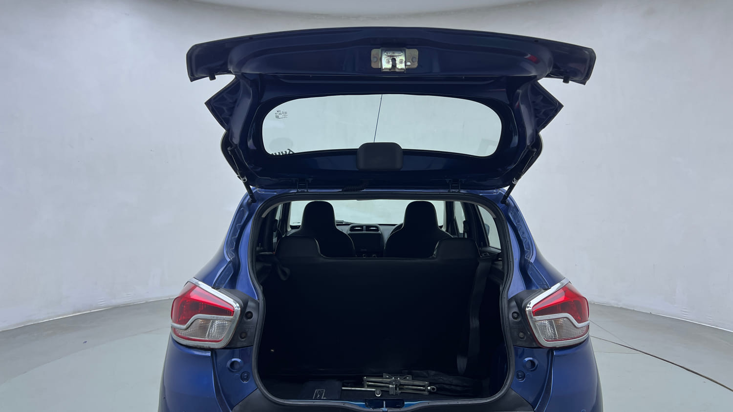 Used 2018 Renault Kwid CLIMBER 1.0 AMT Petrol Automatic interior DICKY DOOR OPEN VIEW