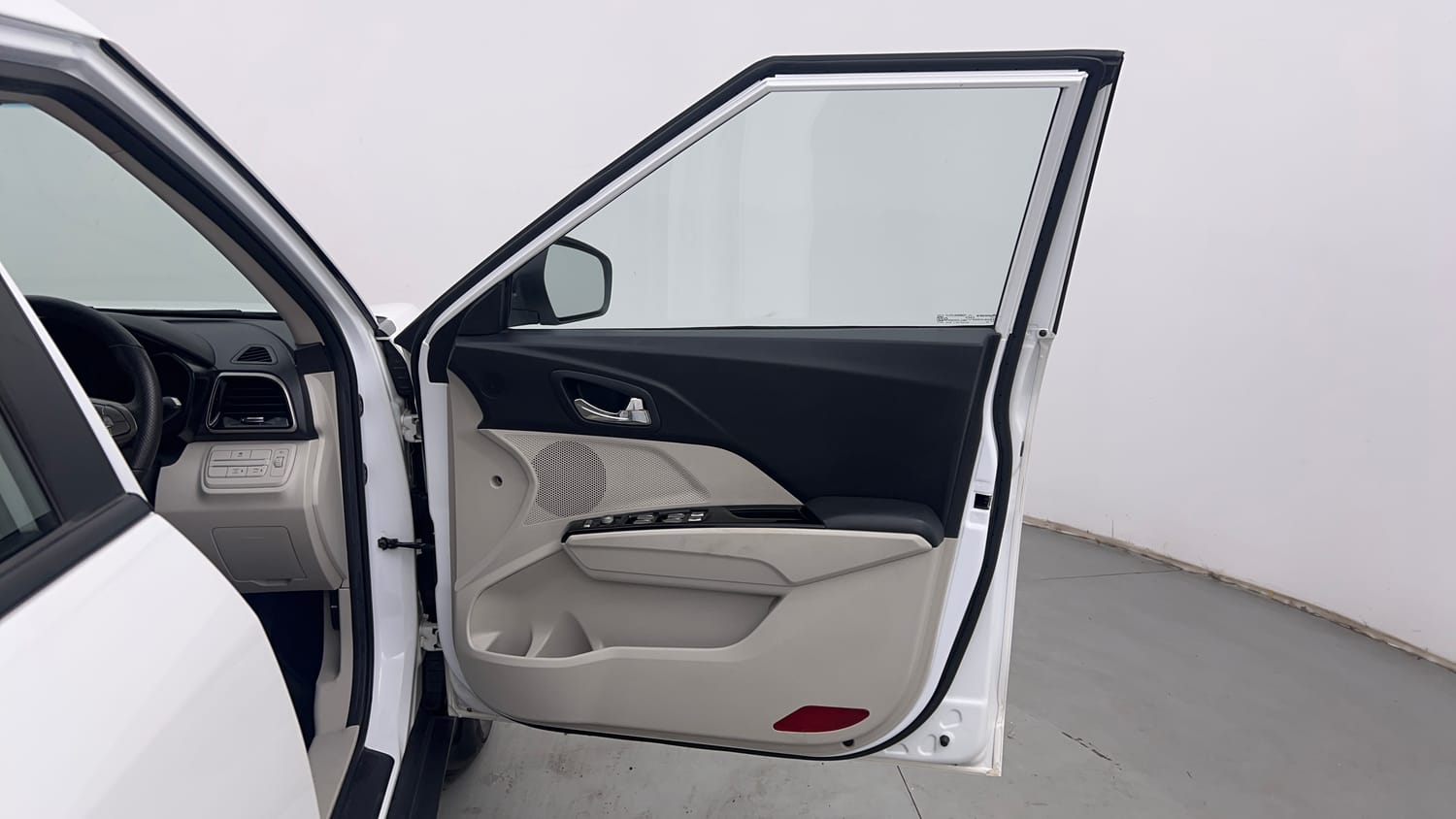 Used 2024 Mahindra XUV 300 W8 (O) 1.5 Diesel Diesel Manual interior RIGHT FRONT DOOR OPEN VIEW