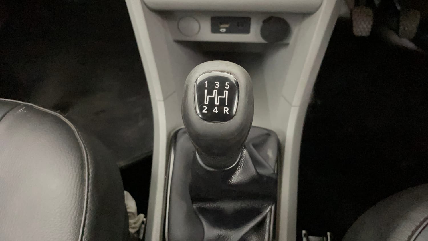 Used 2022 Tata Tiago XT Petrol Manual interior GEAR  KNOB VIEW