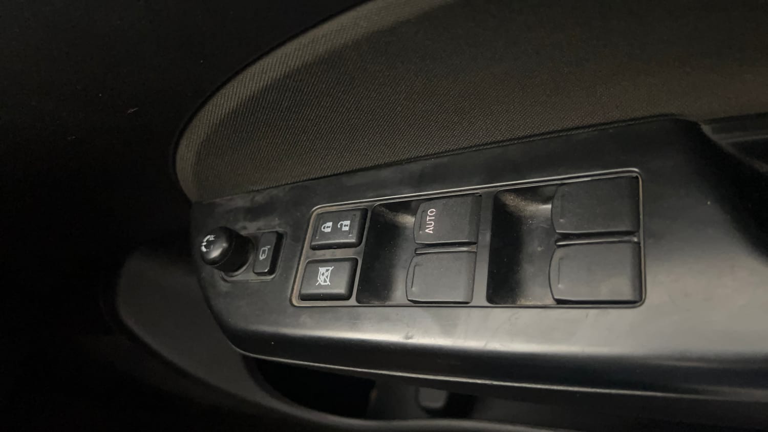Used 2016 Maruti Suzuki Swift VXi Petrol Manual top_features Power windows