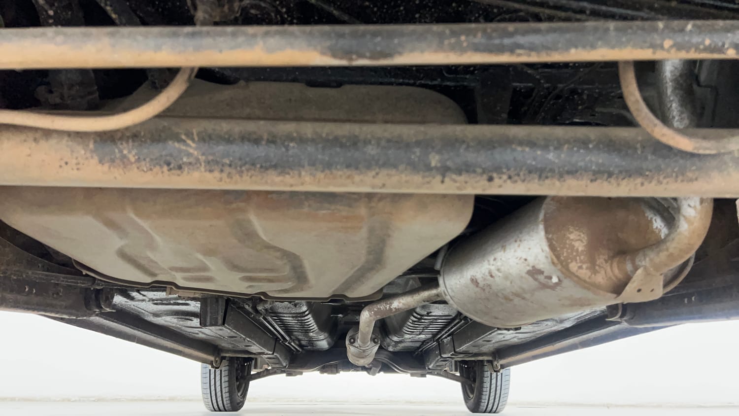 Used 2015 Maruti Suzuki Wagon R VXI Petrol Manual extra REAR UNDERBODY VIEW (TAKEN FROM REAR)