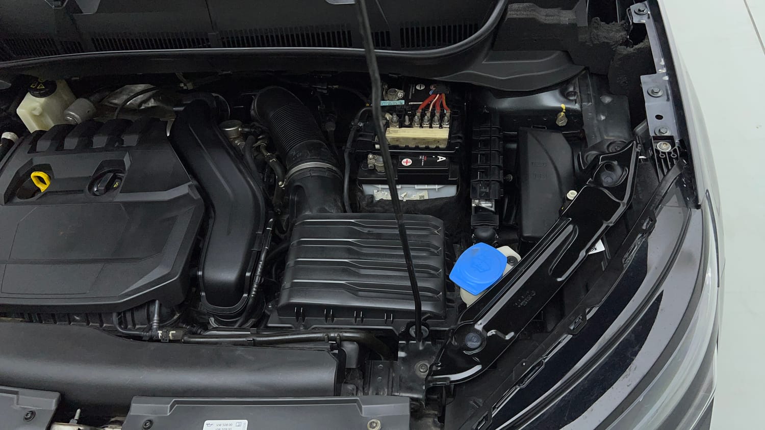 Used 2023 Skoda Kushaq Style 1.5L TSI MT Petrol Manual engine ENGINE LEFT SIDE VIEW