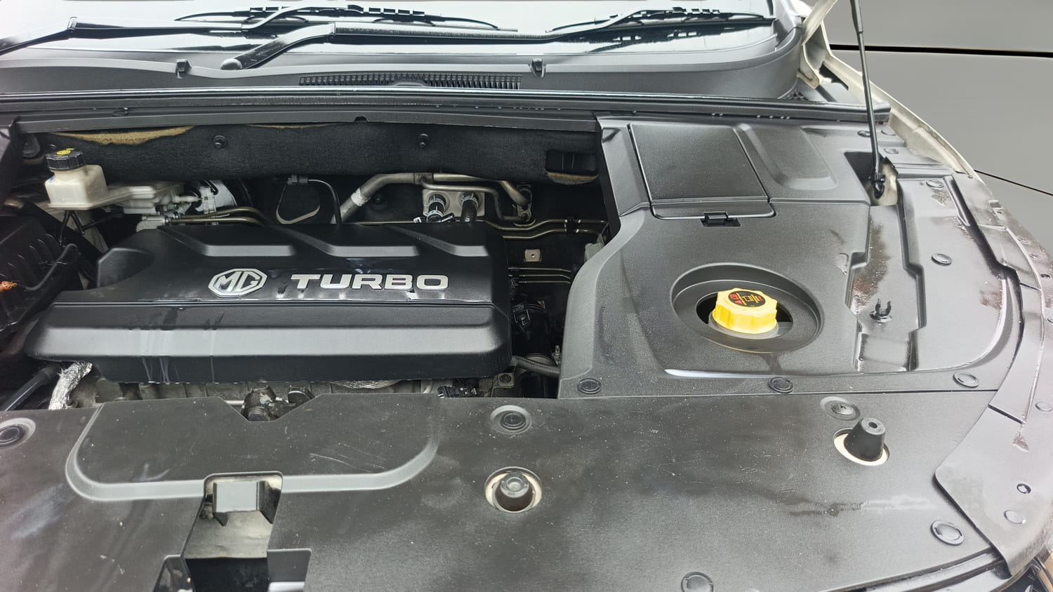 Used 2021 MG Motors Hector Plus Sharp 1.5 Petrol Turbo CVT 6-STR Petrol Automatic engine ENGINE LEFT SIDE VIEW