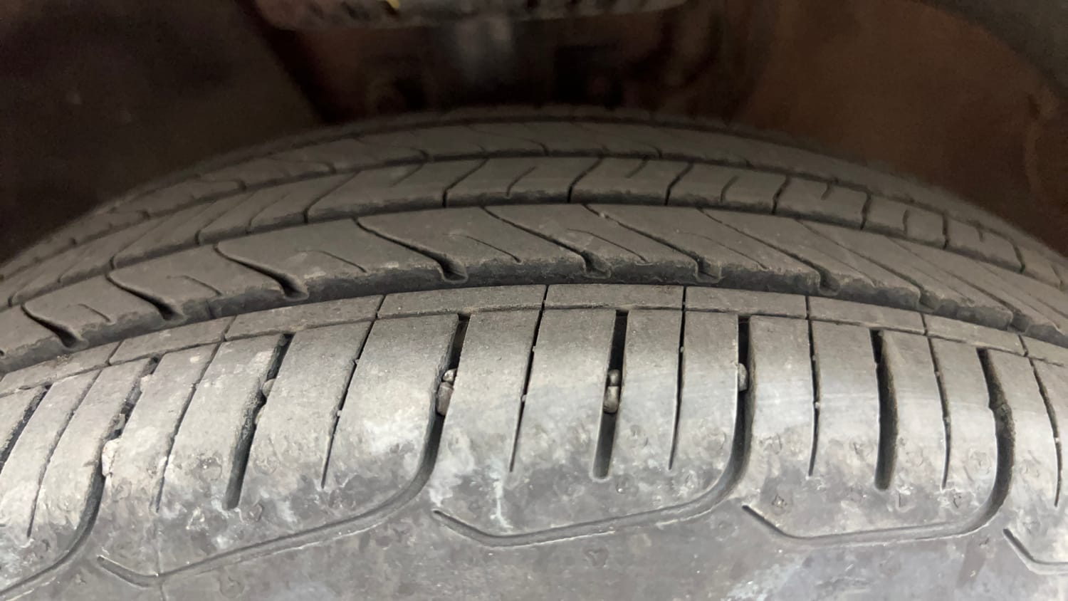 Used 2020 Volkswagen Polo Highline Plus 1.0L TSI Petrol Manual tyres LEFT FRONT TYRE TREAD VIEW