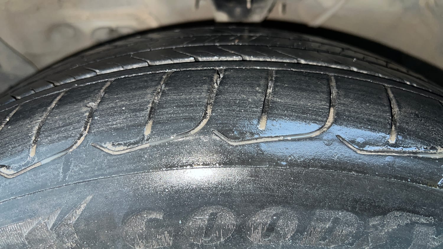 Used 2017 Hyundai Creta SX Plus 1.6 AT CRDI Diesel Automatic tyres LEFT FRONT TYRE TREAD VIEW