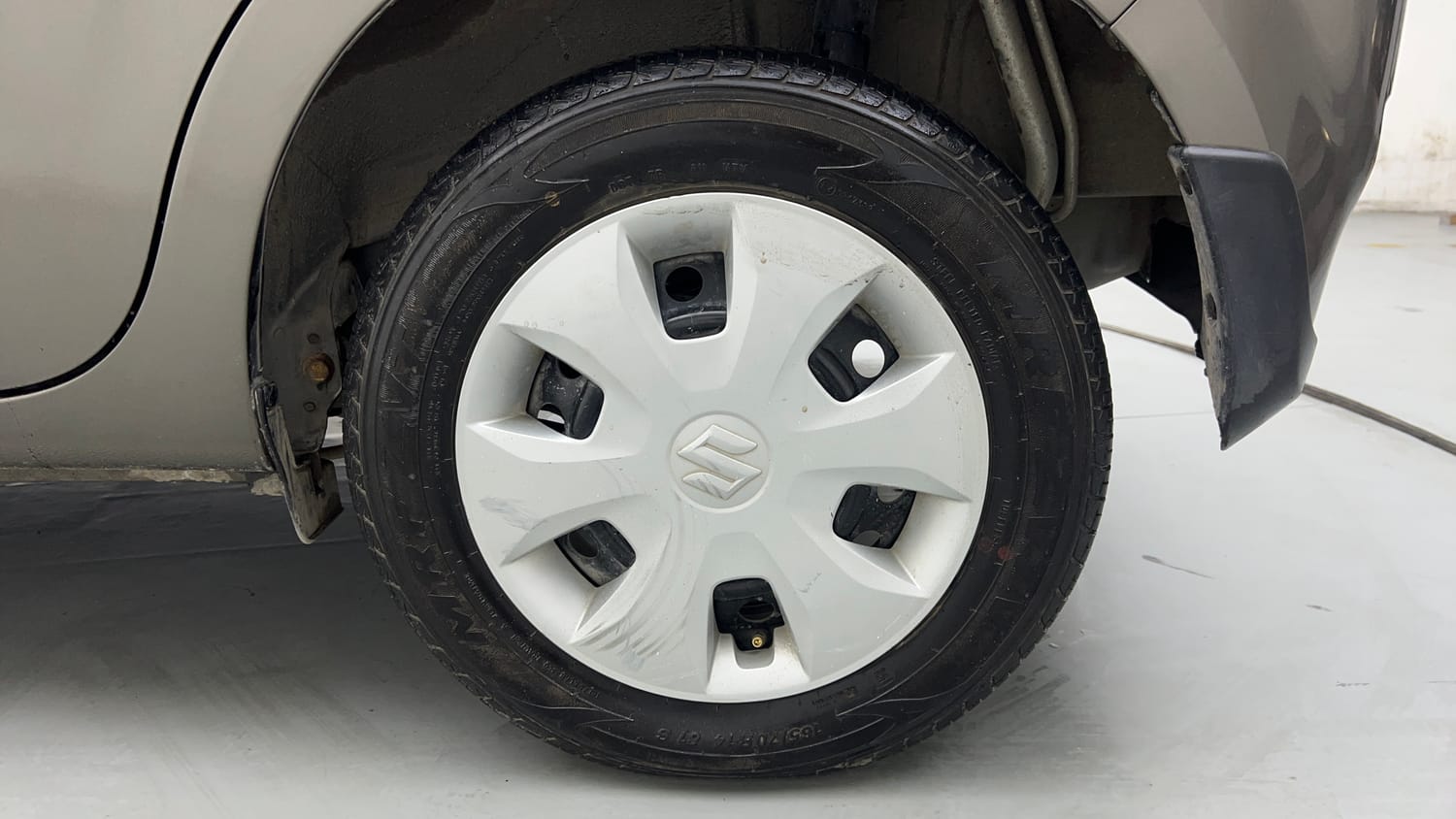 Used 2022 Maruti Suzuki Wagon R ZXi 1.2 AMT Petrol Automatic tyres LEFT REAR TYRE RIM VIEW