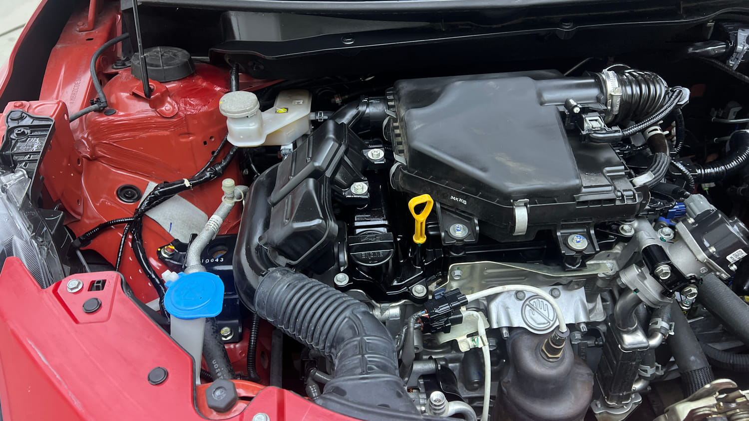 Used 2024 Maruti Suzuki Swift VXi Petrol Manual engine ENGINE RIGHT SIDE VIEW