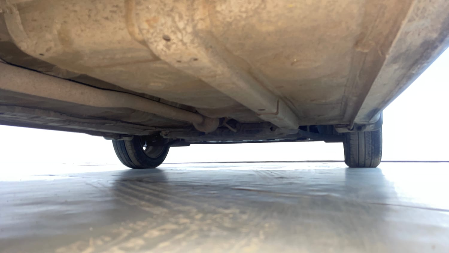 Used 2023 Hyundai Aura SX 1.2 CNG Cng Manual extra REAR RIGHT UNDERBODY VIEW