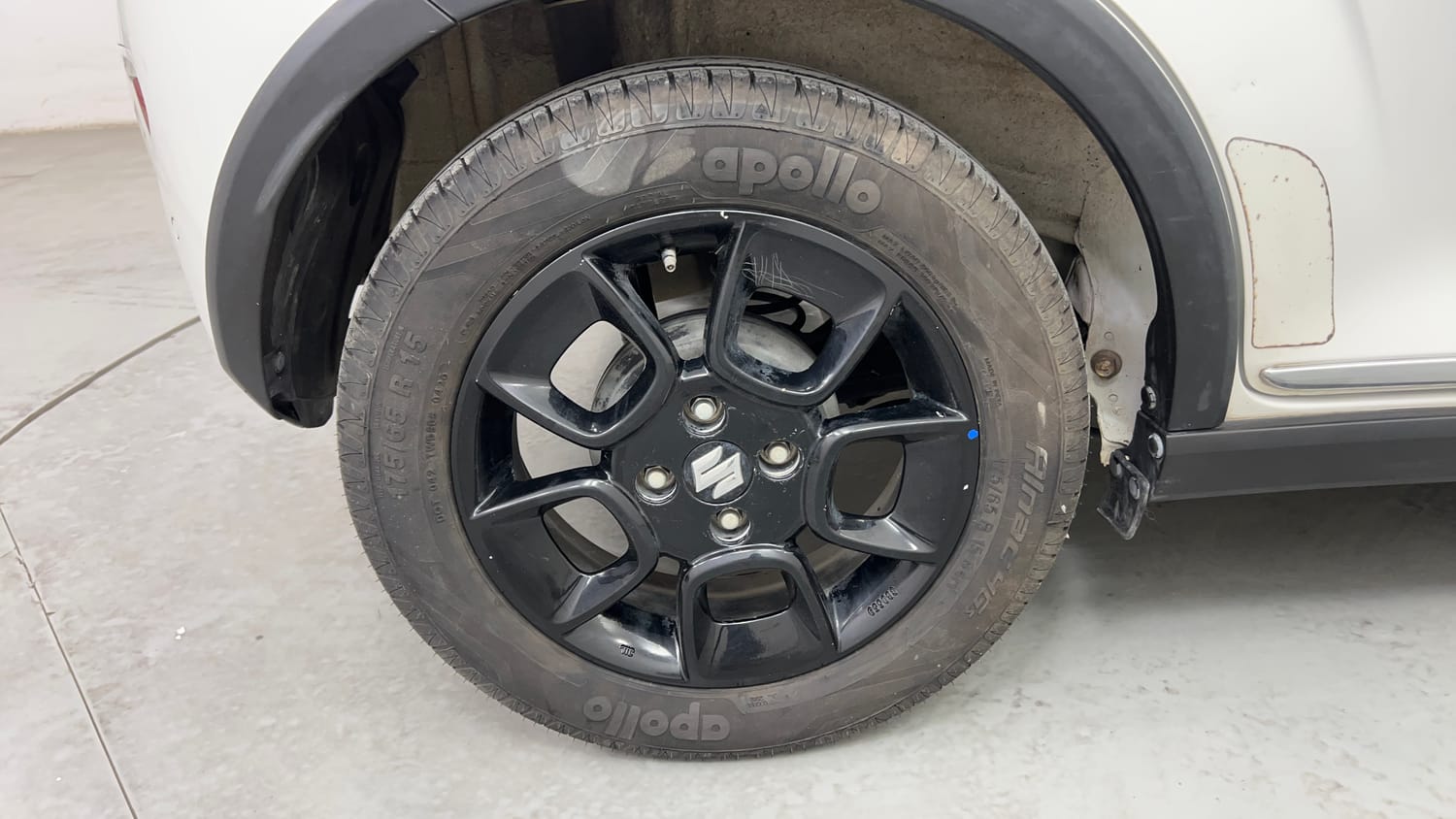 Used 2022 Maruti Suzuki Ignis Zeta 1.2 MT Petrol Manual tyres RIGHT REAR TYRE RIM VIEW