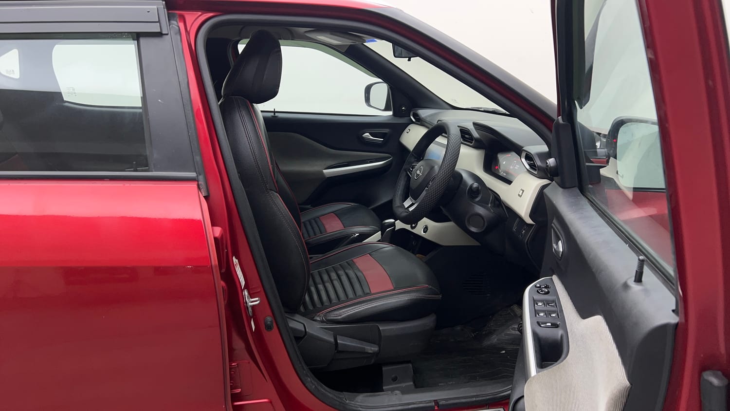 Used 2022 Nissan Magnite XV Turbo CVT Petrol Automatic interior RIGHT SIDE FRONT DOOR CABIN VIEW