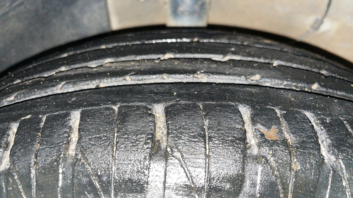 Used 2023 Kia Sonet HTK Plus 1.2 Petrol Manual tyres LEFT FRONT TYRE TREAD VIEW