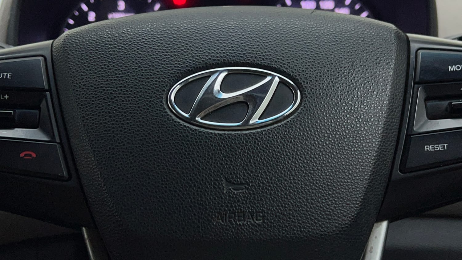 Used 2017 Hyundai Creta SX Plus 1.6 AT CRDI Diesel Automatic top_features Airbags