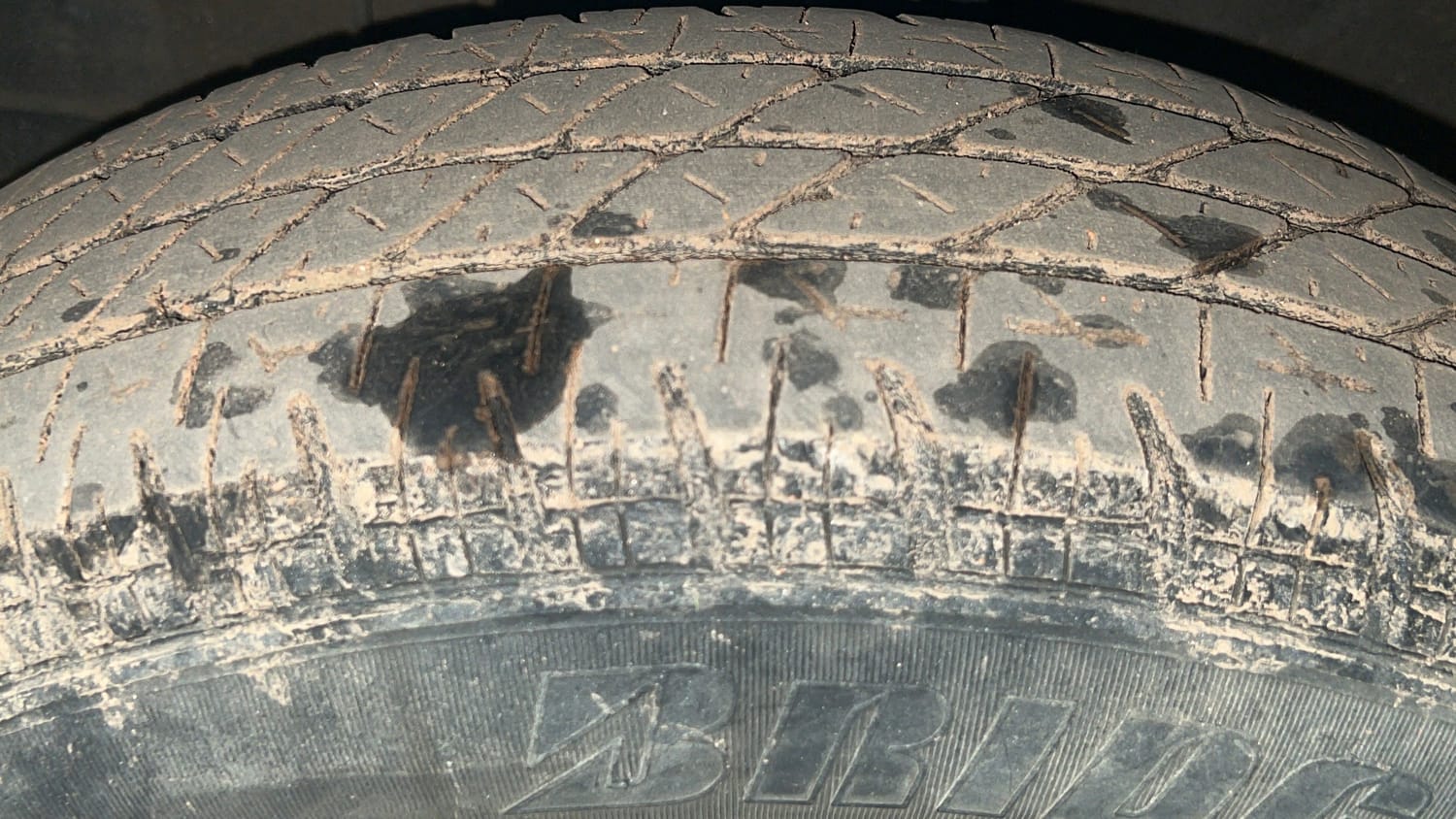 Used 2016 Maruti Suzuki Swift VXi Petrol Manual tyres LEFT FRONT TYRE TREAD VIEW